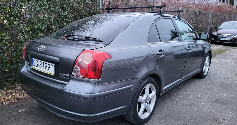 Toyota Avensis cena 10900 przebieg: 350000, rok produkcji 2007 z Warszawa małe 326
